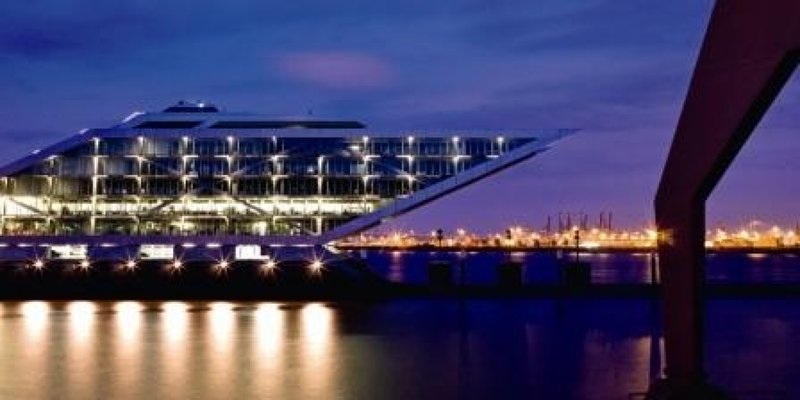 Exklusive Eventlocation direkt an der Elbe - Panorama - Wintergarten
