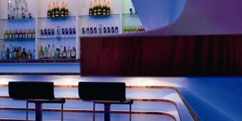 Exklusive Eventlocation direkt an der Elbe - Bar Club La Nuit