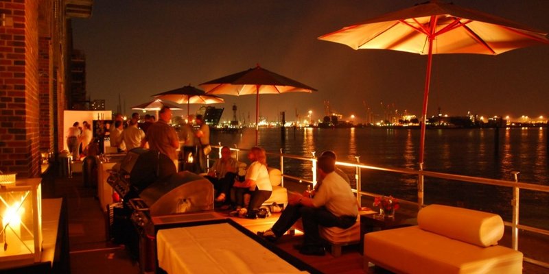 Loftiges arch overlooking the Elbe