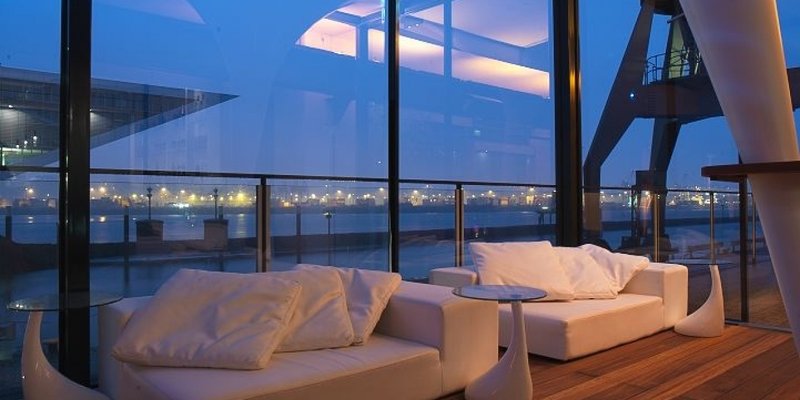 Exklusive Eventlocation direkt an der Elbe - Wintergarten Club La Nuit