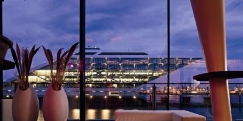 Exklusive Eventlocation direkt an der Elbe - Blick Wintergarten La Nuit