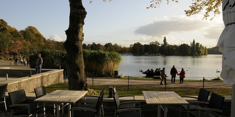 Schönes Rest. mit Seeblick