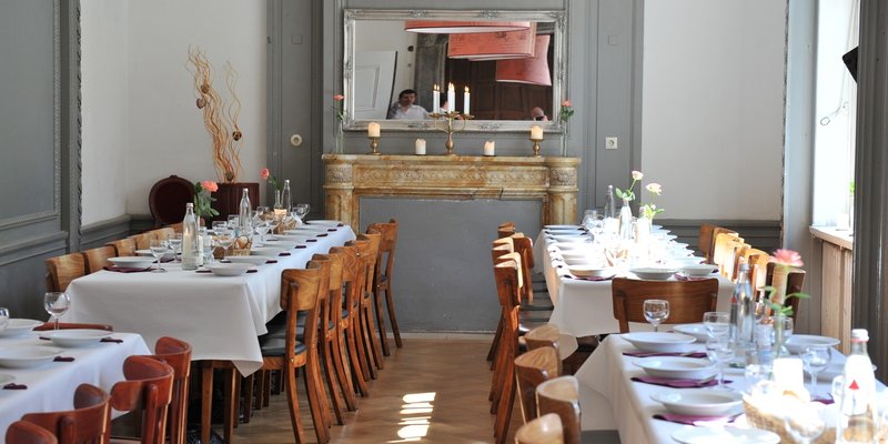 Stately Villa, 10,000 sq m garden