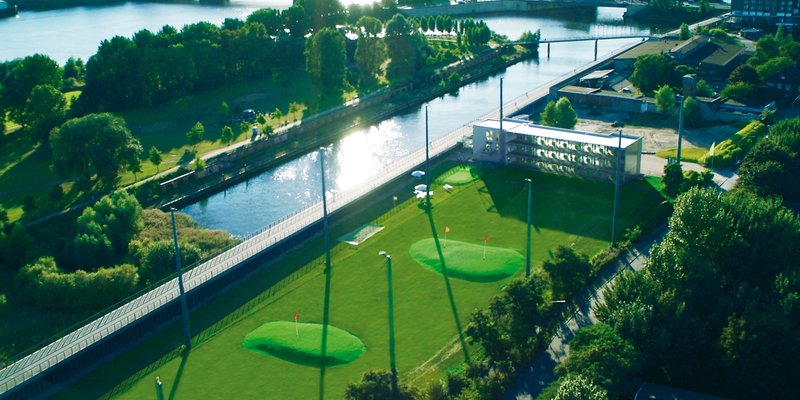 Golf goes event