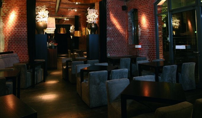 Restaurant & Lounge