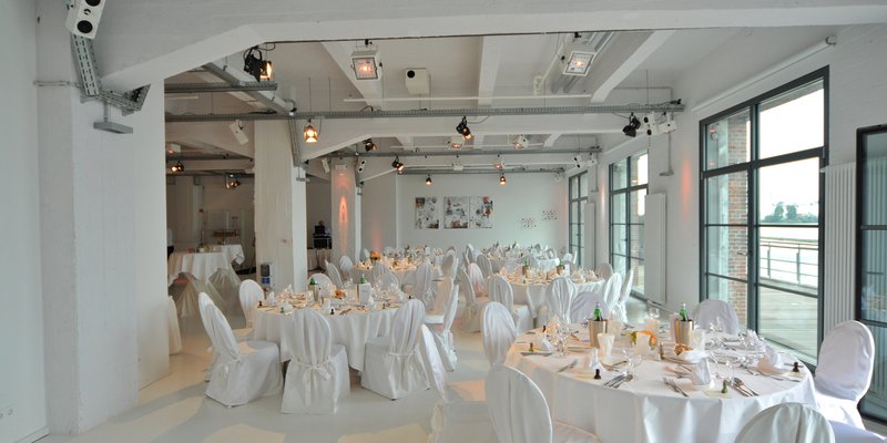 Loftiges arch overlooking the Elbe